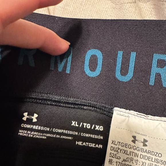 Under Armour Women's HeatGear Armour Print Capri size XL EUC - Picture 6 of 7